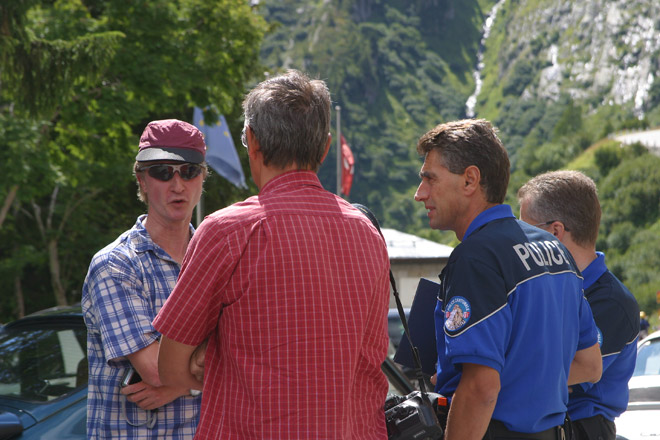 Simon Bischof, Presse und Polizei in Gletsch